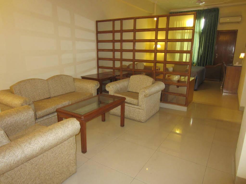 Classic Residency Haridwār Esterno foto